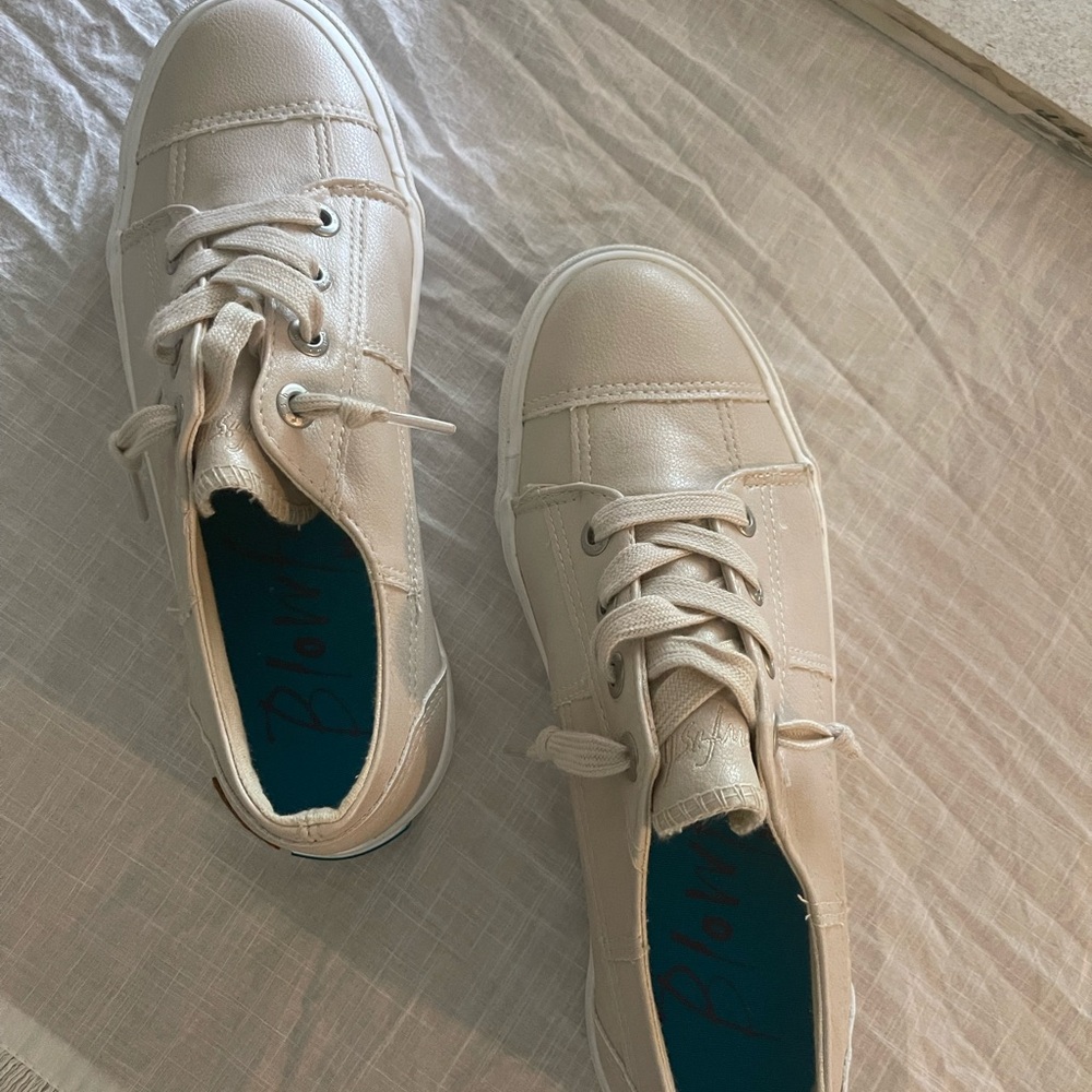 Blowfish Cream Sneakers